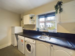 kitchen - click for photo gallery